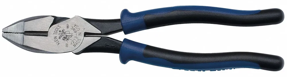Klein Tools J2138NE Lineman‘s Plier, Journeyman Series, 8-7/8 in, High Leverage, Conduit Reaming Nose, Wire Cutter