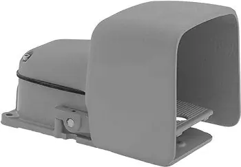 McMaster 7344K31 Wet-Location Foot Switch with Iron Housing with Safety Lever and Oversized Aluminum Guard, 1 Circuit