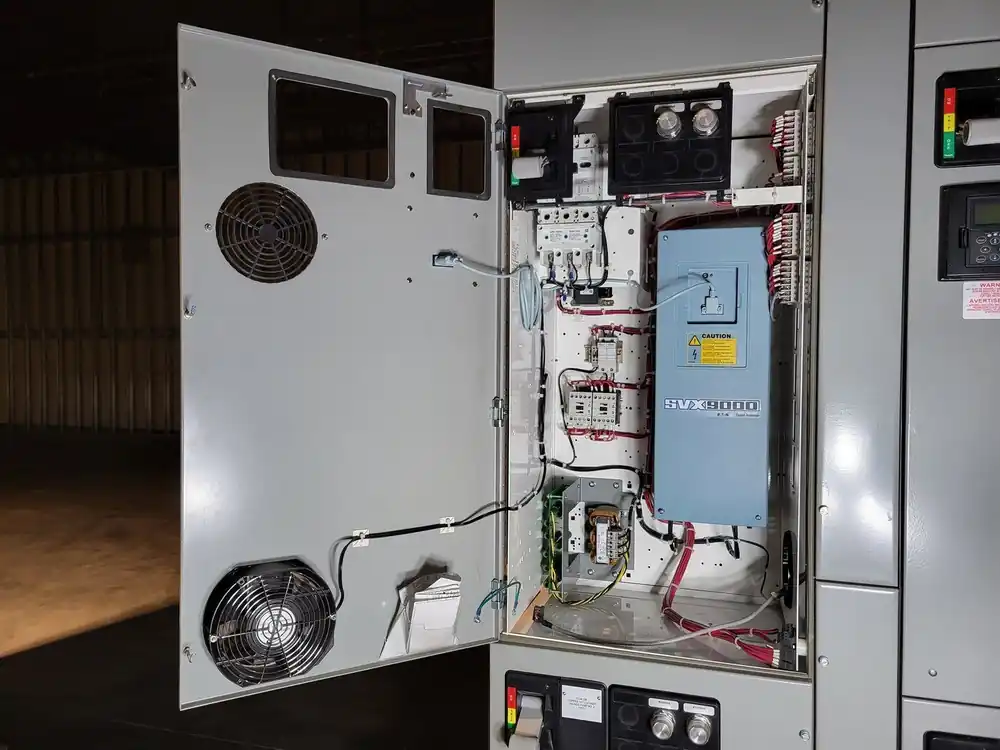 3 hp, 600 Volts, 3-Phase VFD SVX002A1-5A4N1 Bucket for Freedom 2100 MCC Frame