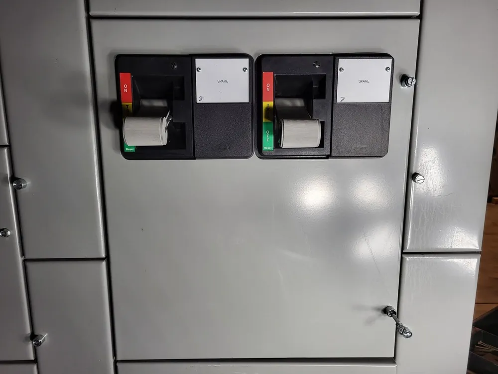 2 x 15A, 3 Pole, 600V Circuit Breaker HFD3015 Bucket for Freedom 2100 MCC Frame