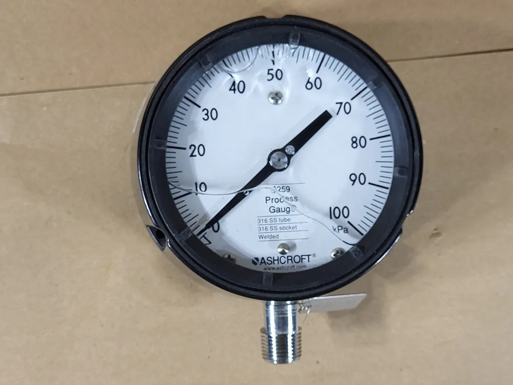 4.5" Pressure Gauge, 15 PSI, 1/4" NTP 1259
