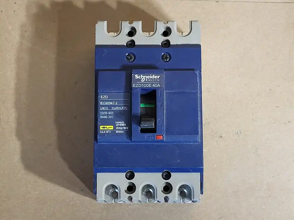 40 Amp 3 Pole 220/400 Volts Circuit Breaker EZD100E 40A