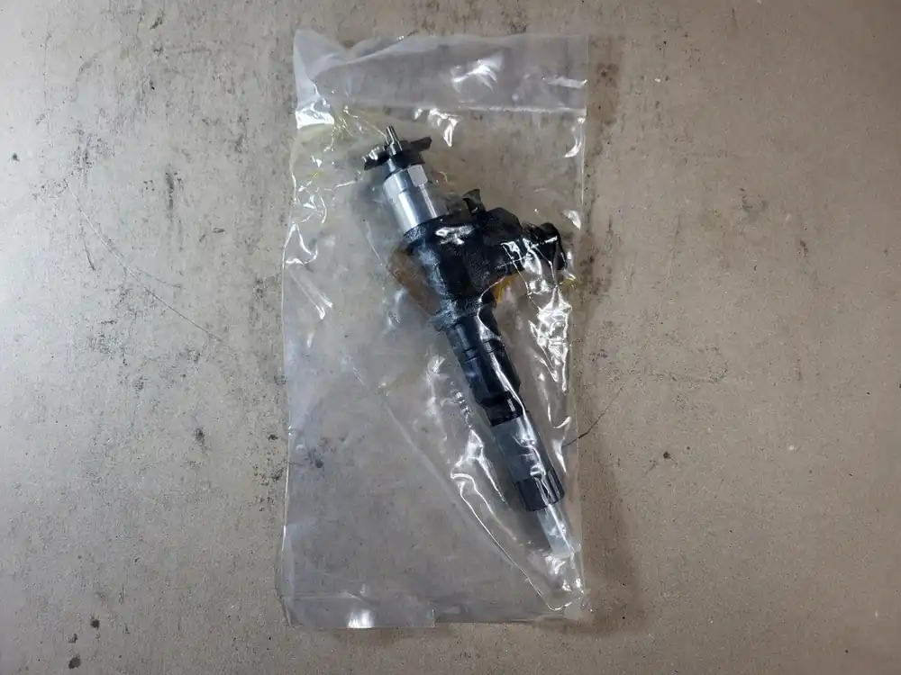 Nozzle Fuel Injector 8-97622719-4