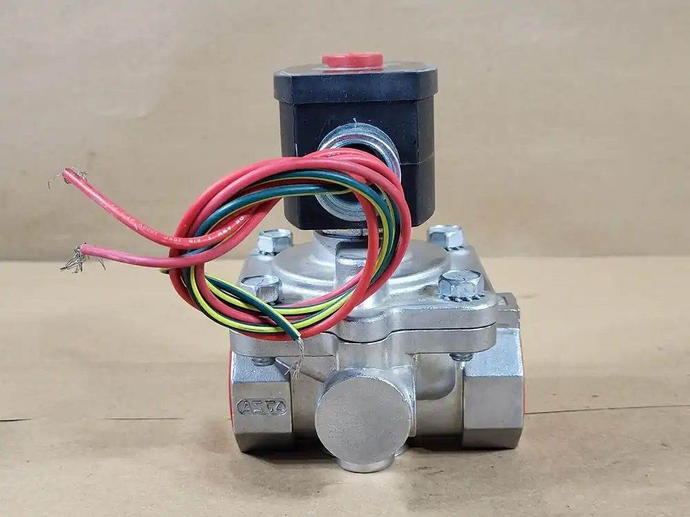 2-Way Solenoid Valve 1" Normally Closed 0-150 PSI, EF8210G89