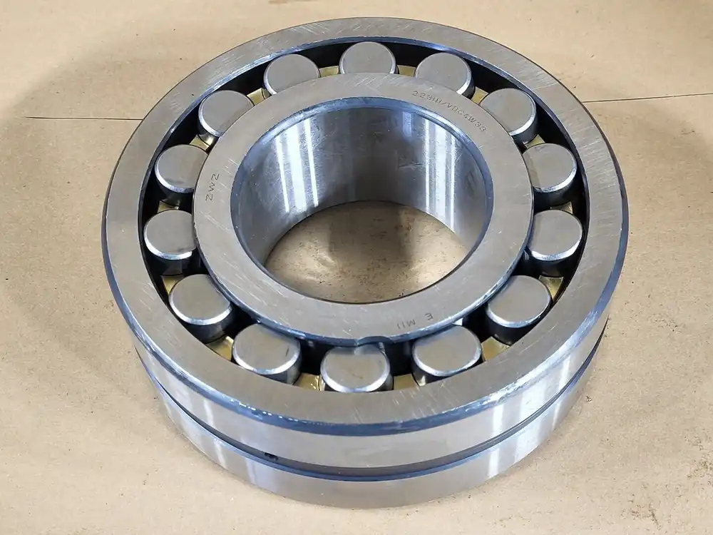 Spherical Roller Bearing 90mm ID x 190mm OD x 64 mm W, 22318/VBC4W33