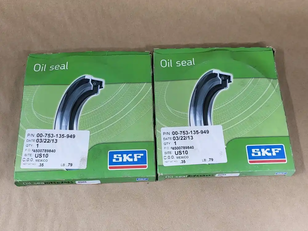 Radial Shaft Seal CR61255, 00-753-135-949 (Pack of 2)