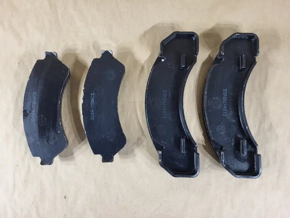 Disc Brake Pads D184-7806CE (1 Set)