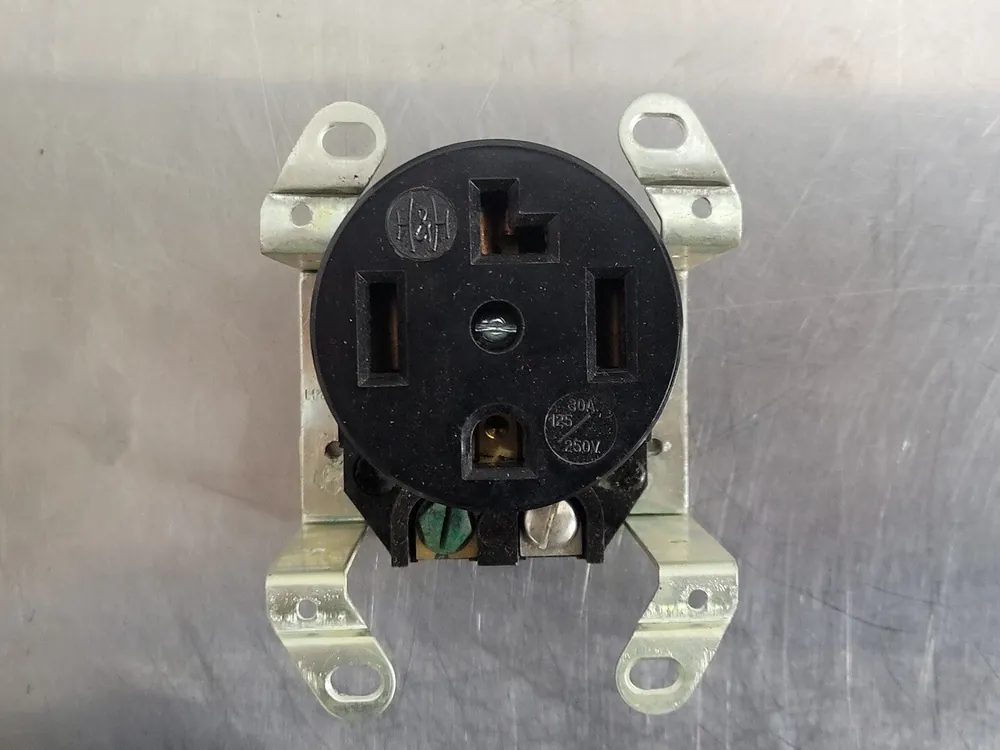 30A, 125/250V Drier Outlet Receptacle 5744