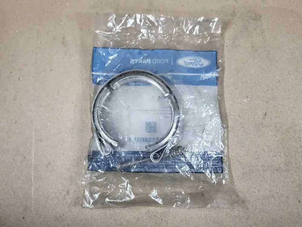 Pipe Clamp FC3Z-8287-A
