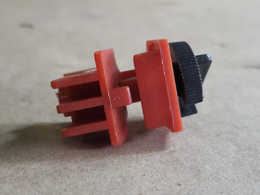 Universal Multipole Safety Breaker Lockout 103582