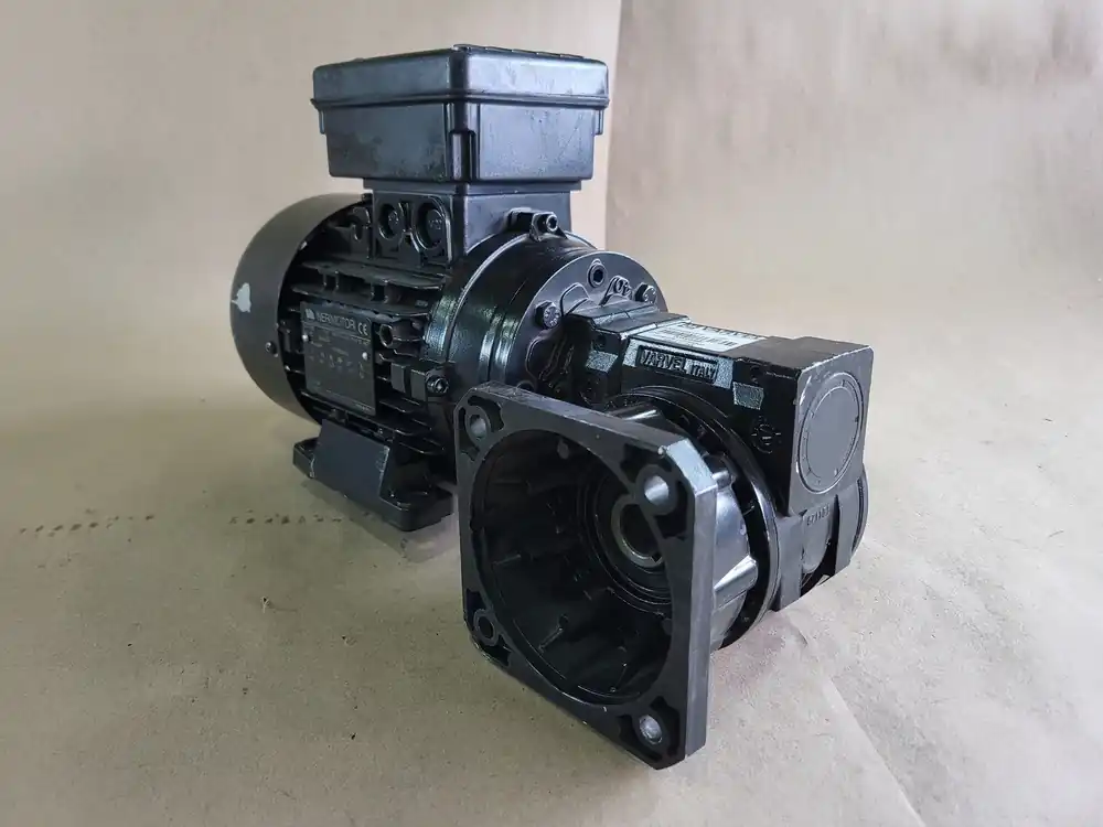 28 1 Ratio Varvel Gearbox SRS04028G319 w/ 0.35 hp Electric Motor