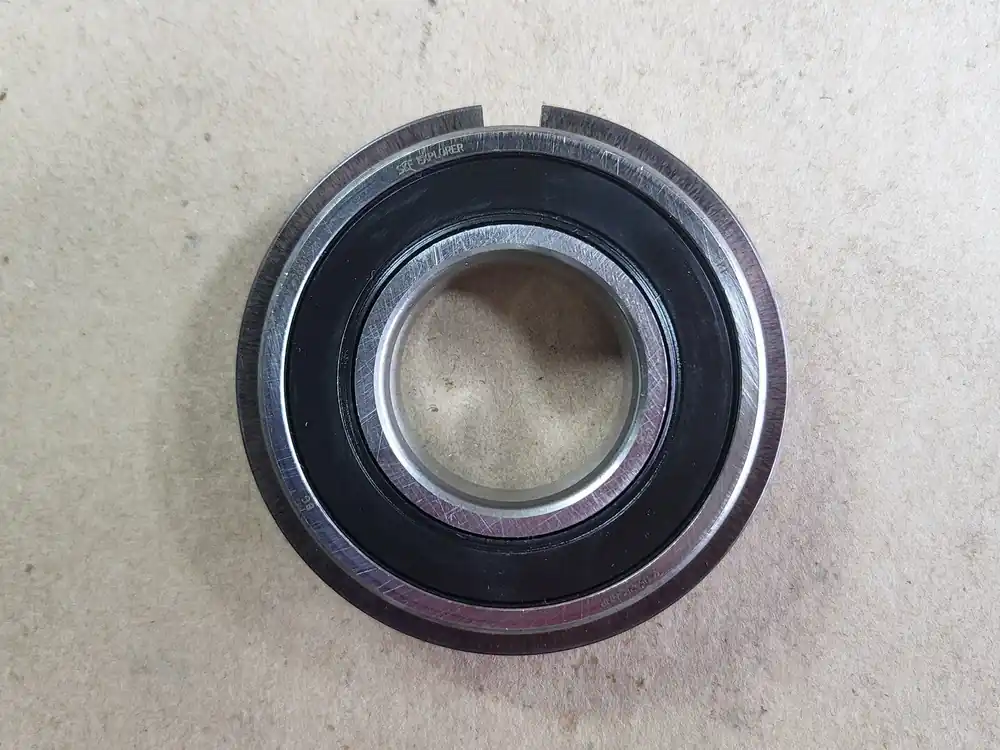 Single Row Deep Groove Ball Bearing 6205-2RSHNR