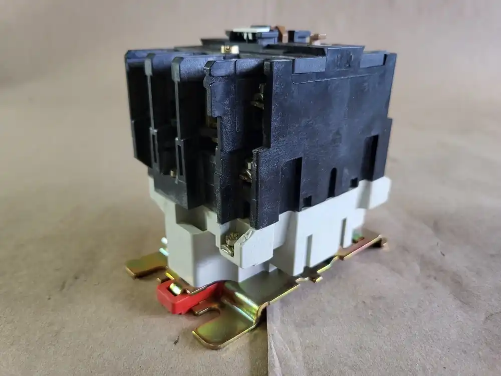80 Amp, 3 Pole, 1 NO, 600 VAC Coil Contactor LC1-DRD3