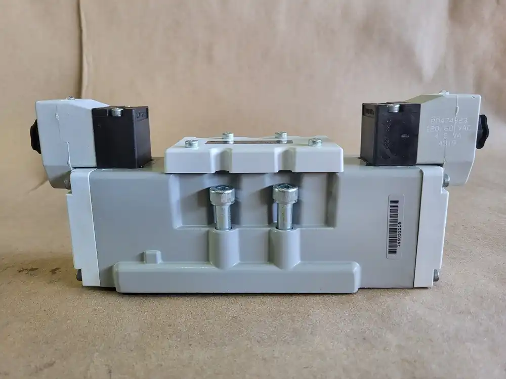 4 Way Double Solenoid Valve H32VXBG023D, 120V, 145 PSIG