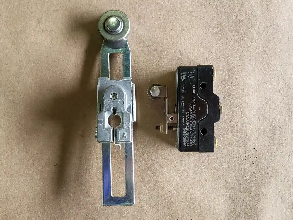Limit Switch 2HBFX98-5 w/ Lever Arm LSZ52B