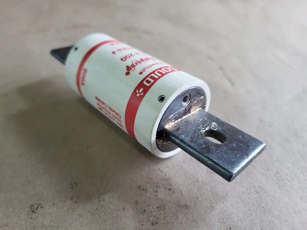 200 Amp Class J Fast-Acting Fuse CJ-200