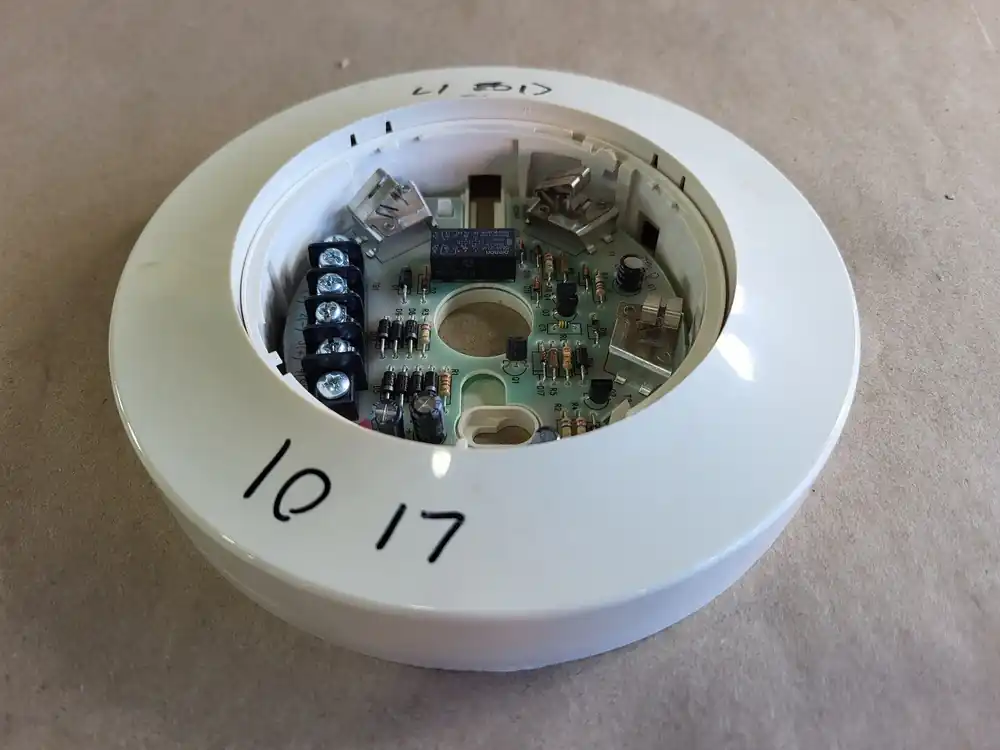 Isolator Smoke Detector Base B224BIA