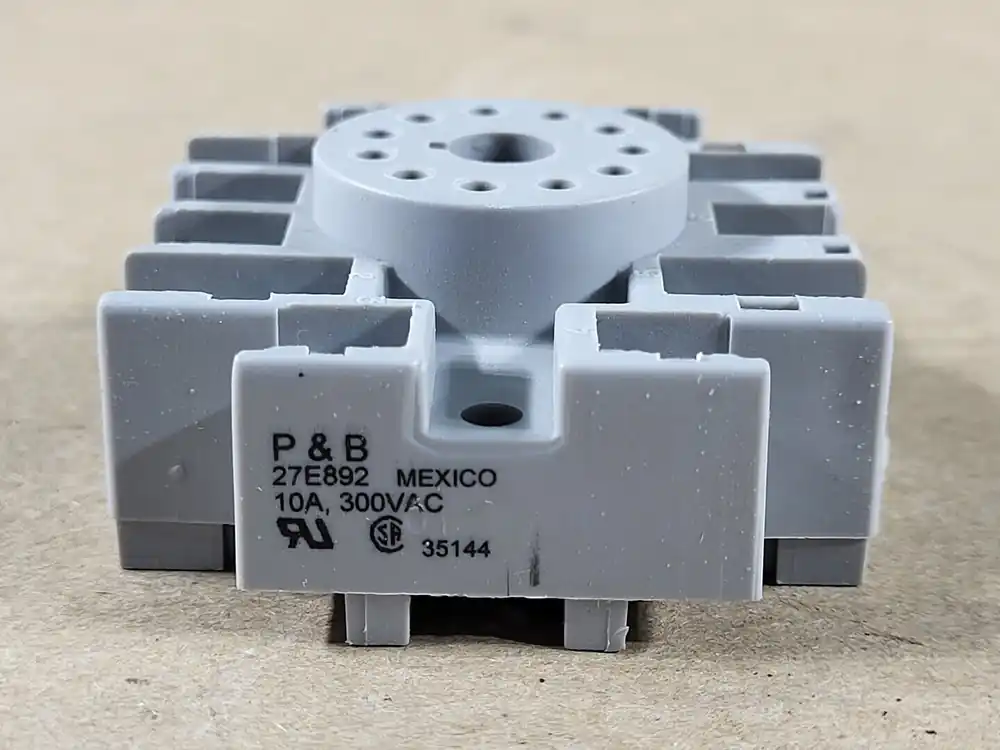 11-Pin Relay Socket 27E892