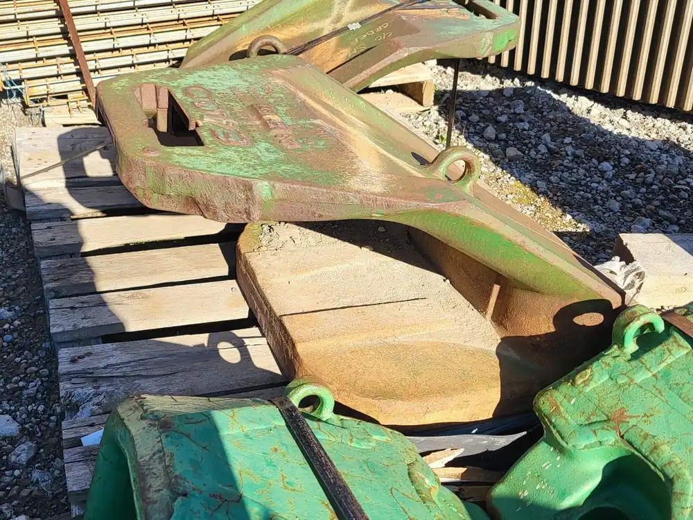 Toplok Bucket Tooth TCCF-130-25B