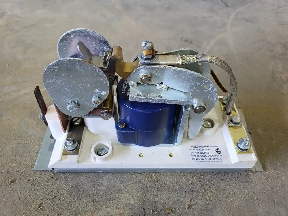 Type 5210 Size 4 Contactor HC59345-603, 230 VDC, 150 A