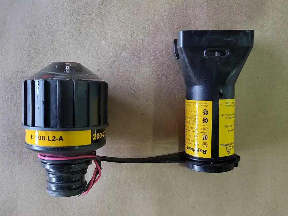 High-Profile Lighted End Seal Kit E-100-L-E/E-100-L-A
