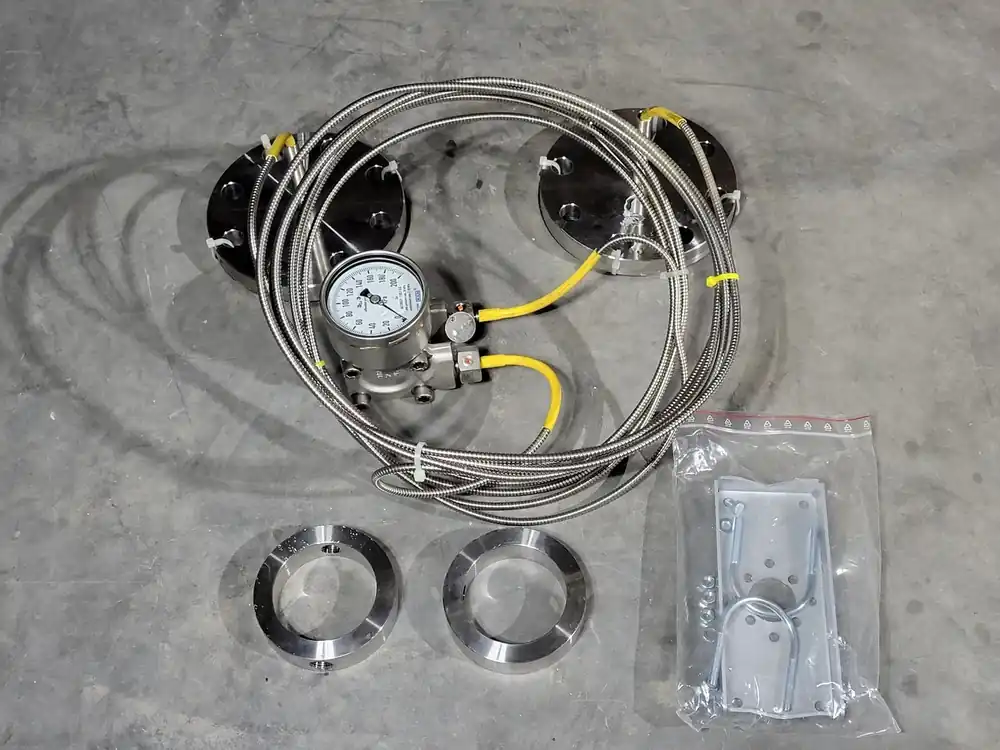 Differential Pressure Gauge w/ Capillaries and Mounting Kit