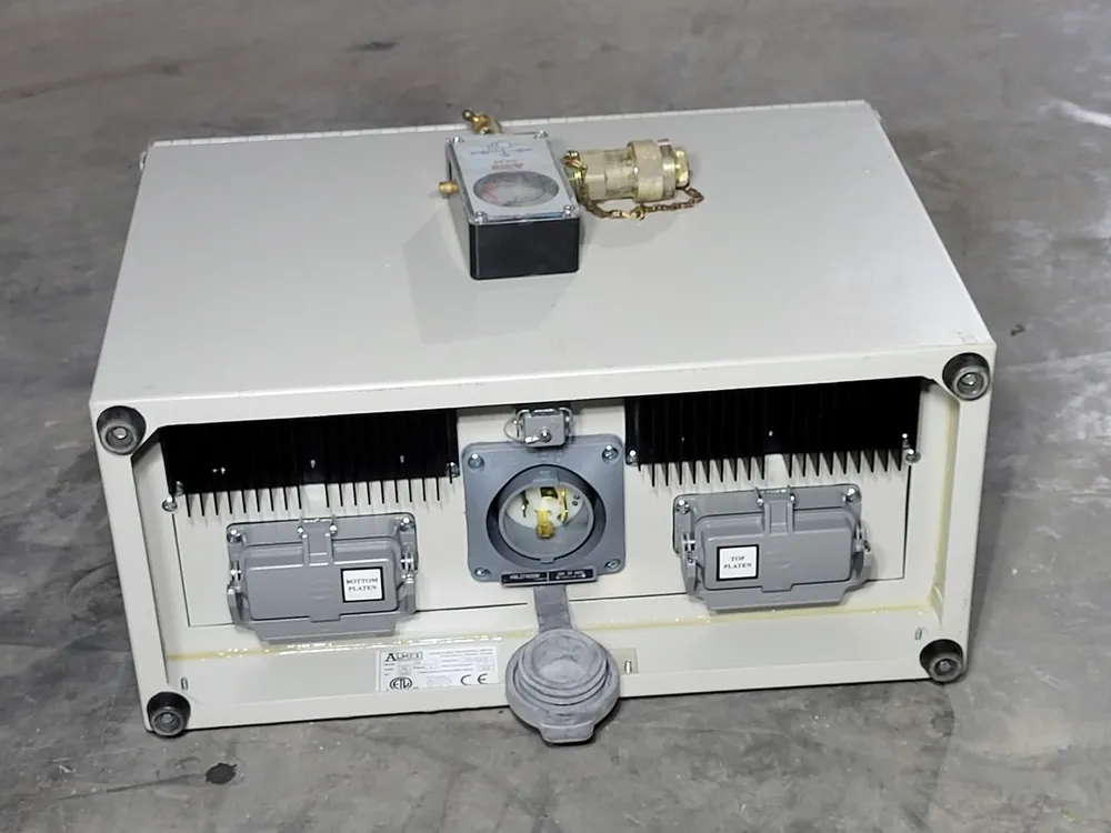 600V Temperature Control Panel T4P