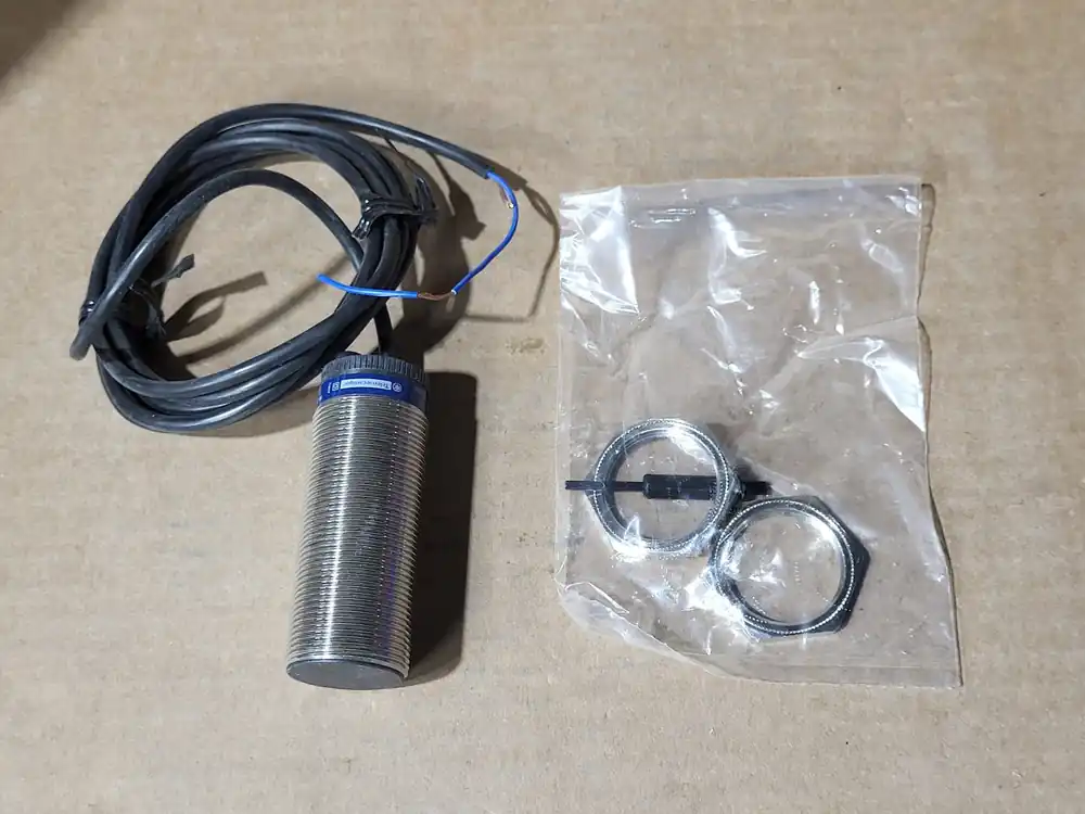 Inductive Proximity Switch XSAV11801