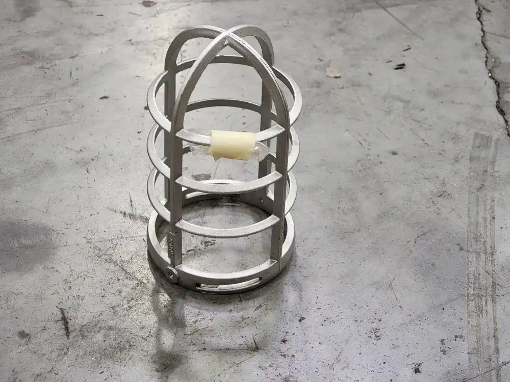 1/2" Globe, 100 Watt Cast Guard VT131