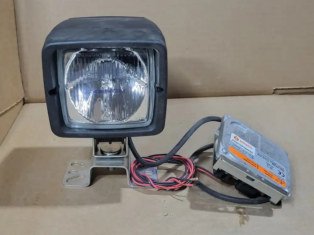 Headlight 93268740
