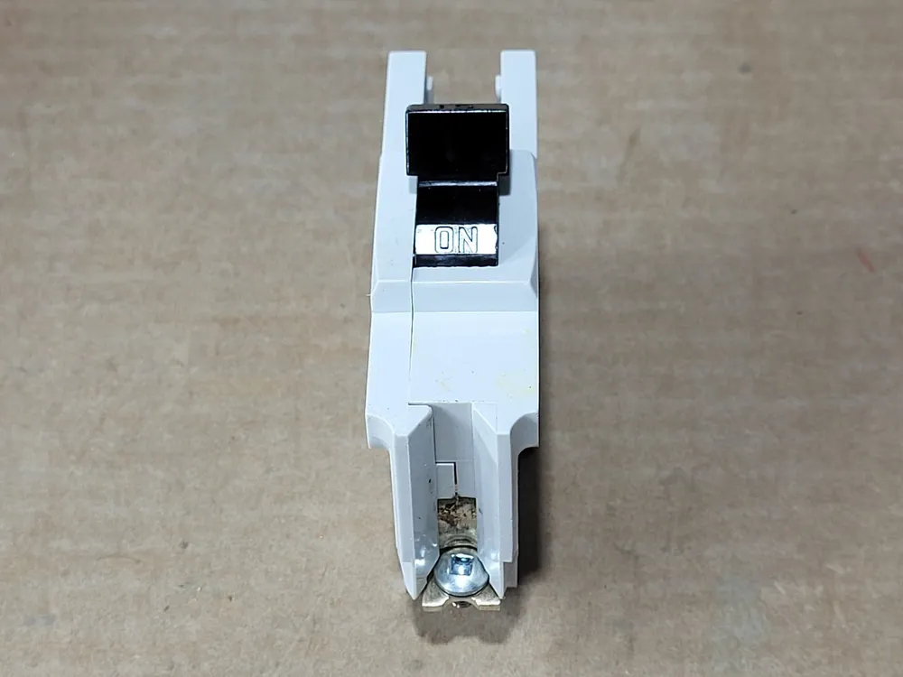 15 Amp 1 Pole 120/240 Volts Circuit Breaker NB115
