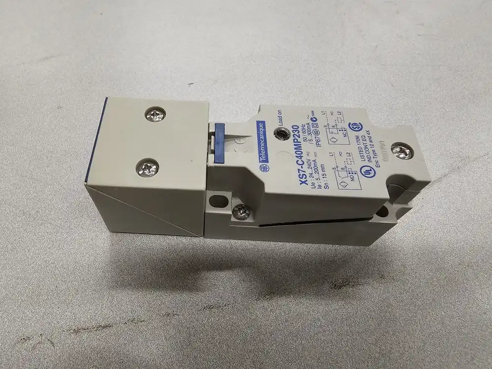 Proximity Switch Sensor XS7-C40MP230