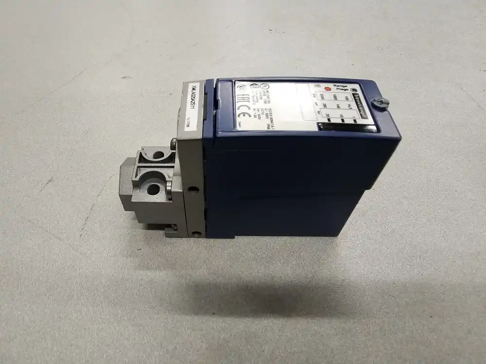 Pressure Switch XMLA020A2S11