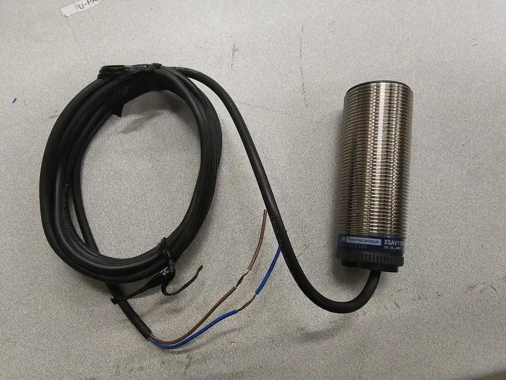 Inductive Proximity Switch XSAV11801
