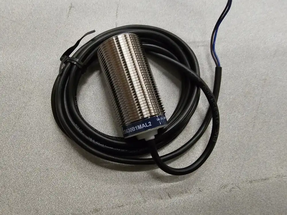Inductive Proximity Sensor, 24-240V, 15mm Sensing, XS630B1MAL2