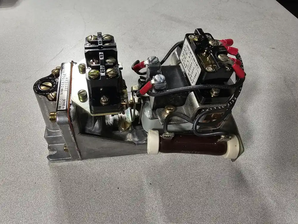 Pneumatic Time Delay Relay CR2820B423AA42