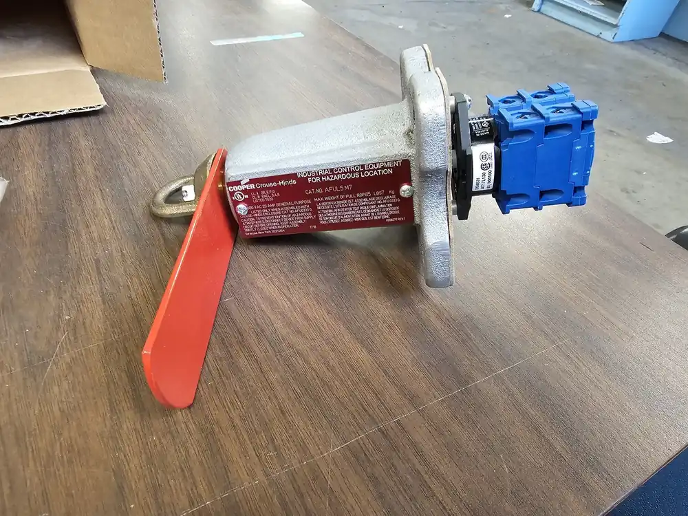 Conveyor Control Switch Housing Assy LH AFUL5M7