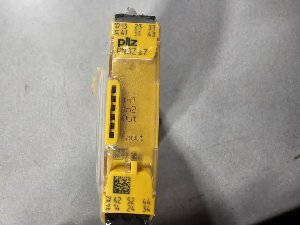 Safety Relay PNOZ S7