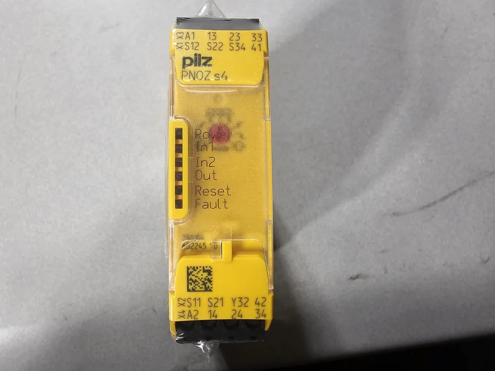 Safety Relay PNOZ S4