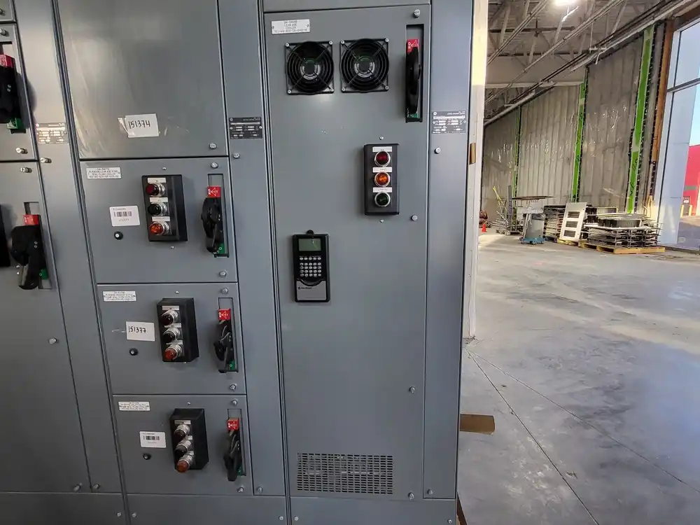 30 hp, 600 Volts, 3-Ph VFD 20BE032A0AYNAND0 Bucket for 2100 Series MCC Frame