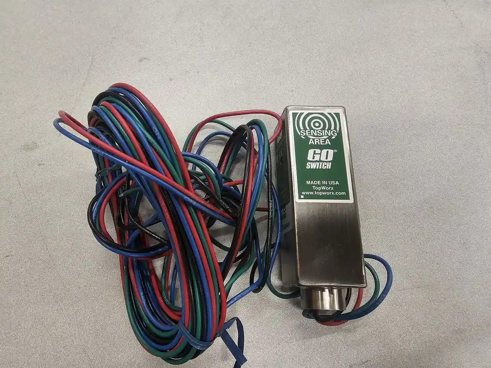 Leverless Limit Switch Square Side Sensing 11-12524-A4