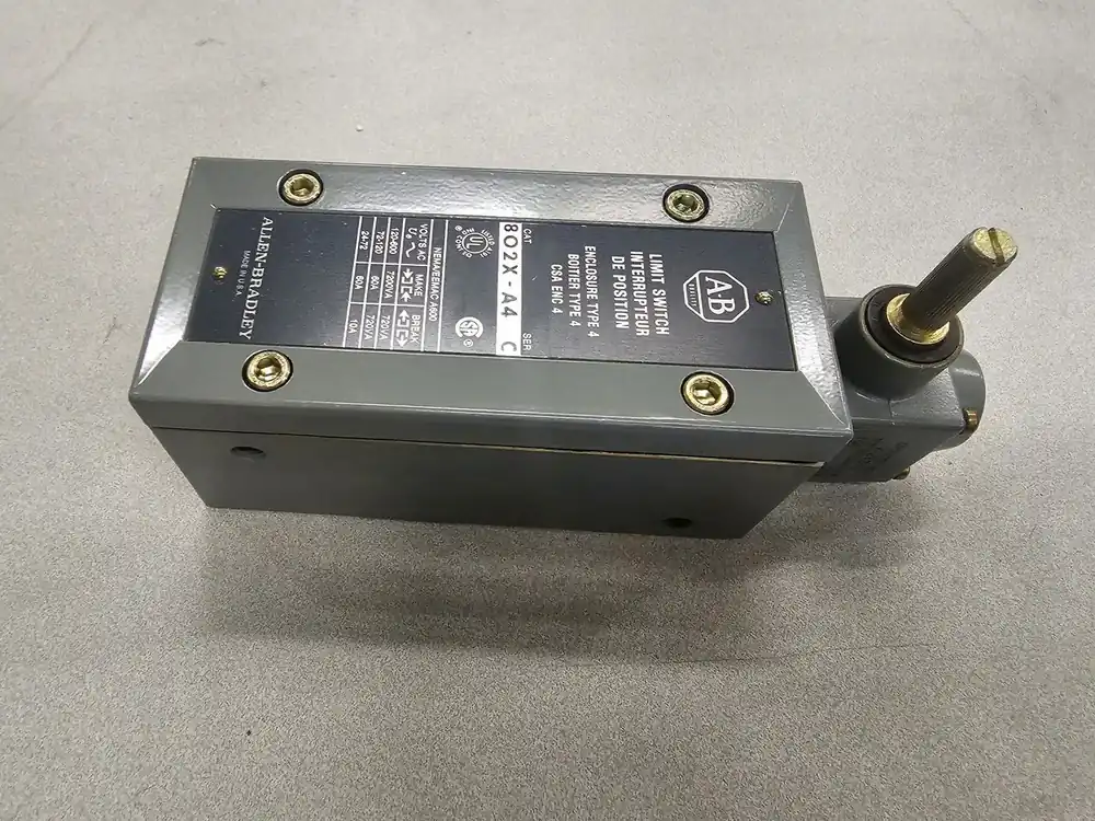 Spring Return Lever Limit Switch 802X-A4