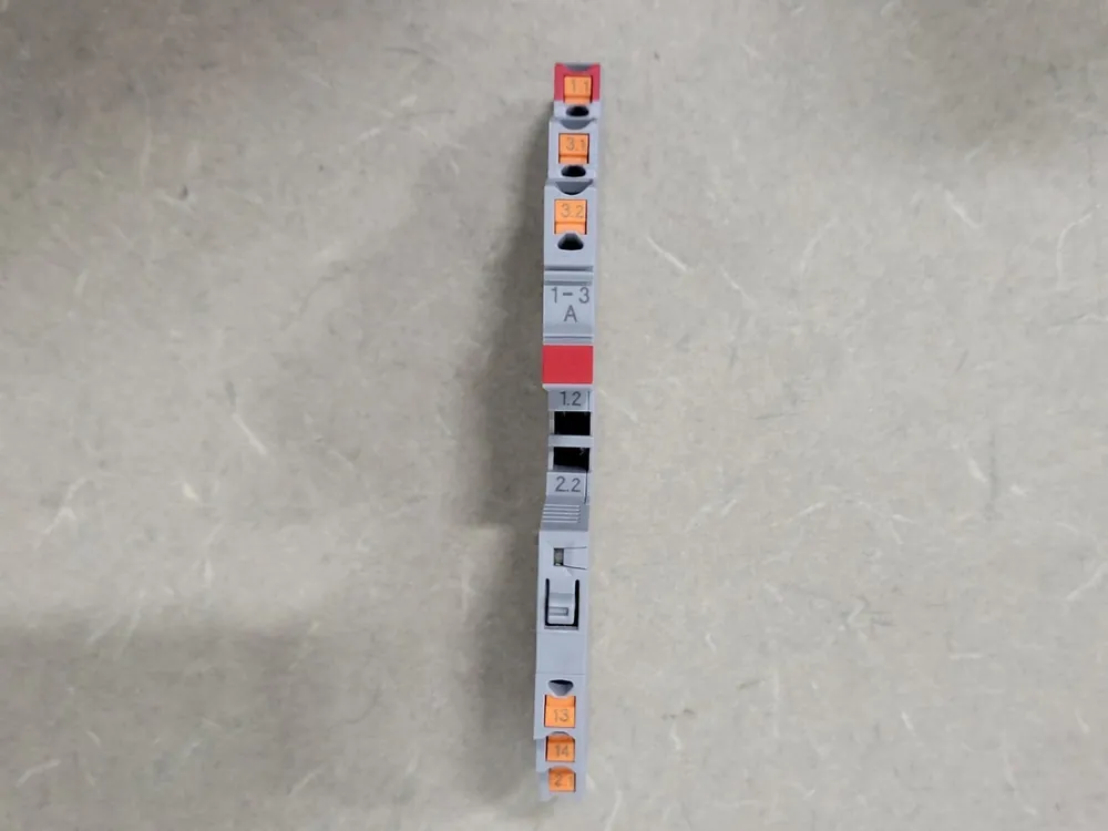 3 Amp, 1 Pole, 24 volts Circuit Breaker PTCB E1 24DC/1-3A NO (Box of 10)