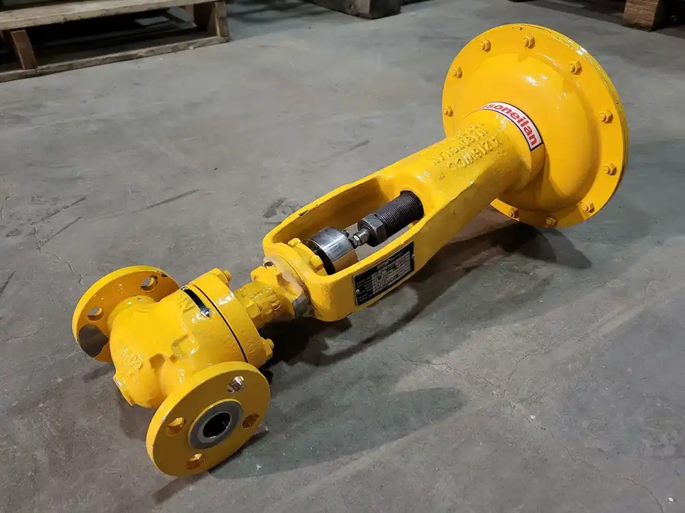 1" Class 150 Control Valve CF3M w/ Pressure Regulator 535H