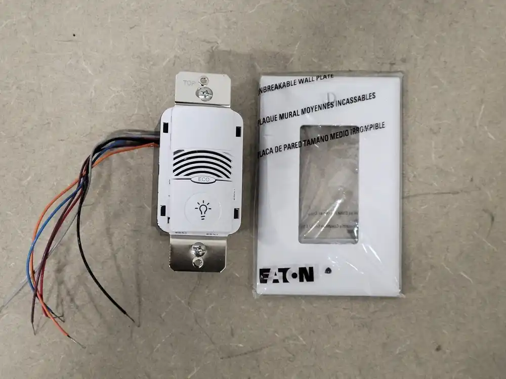 Wall Switch Sensor ONW-D-1001-SP, 10-30 VDC, Class 2