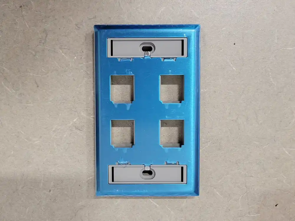 1-Gang Vertical Faceplate with Labels, 4-Port NKF4S (Box of 10)