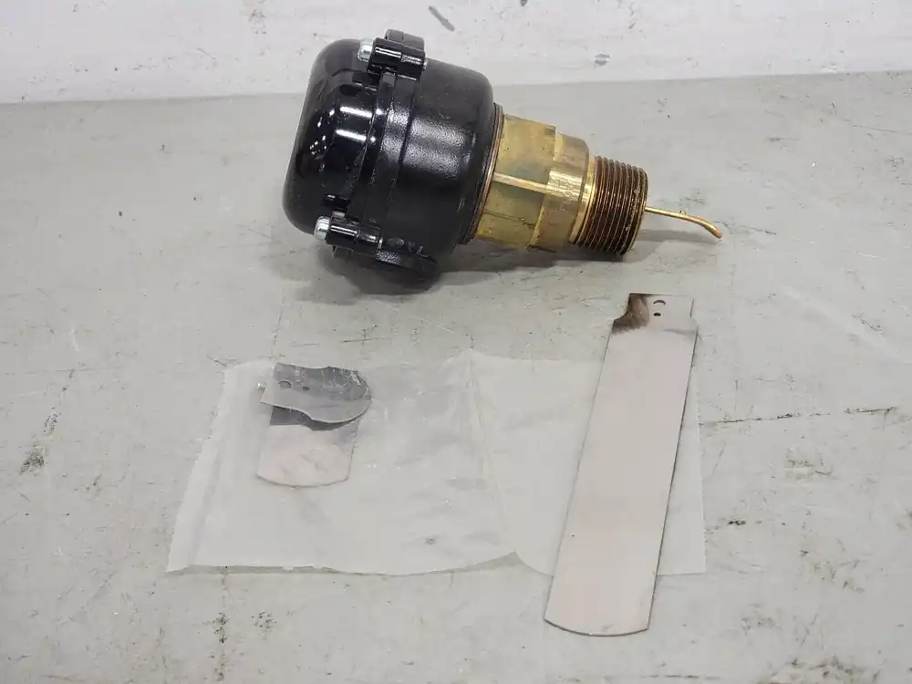1" NPT Flow Switch FS8-W, P/N 120601