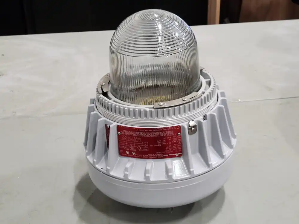 Hazard-Gard Lighting Fixture EVLPFA02520/UNV