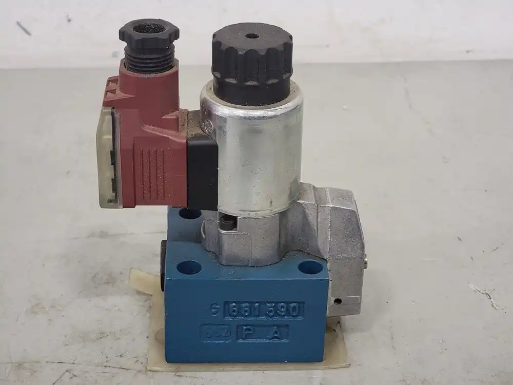 Directional Control Valve M-3 SEW 10 U13/420 M G24 N9Z4 5CSA 3 03785
