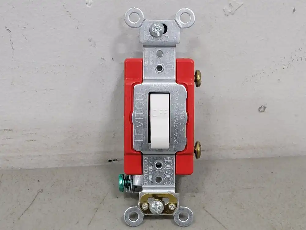 20A, 120/277V Single-Pole Toggle Switch 1221-2W (Box of 10)
